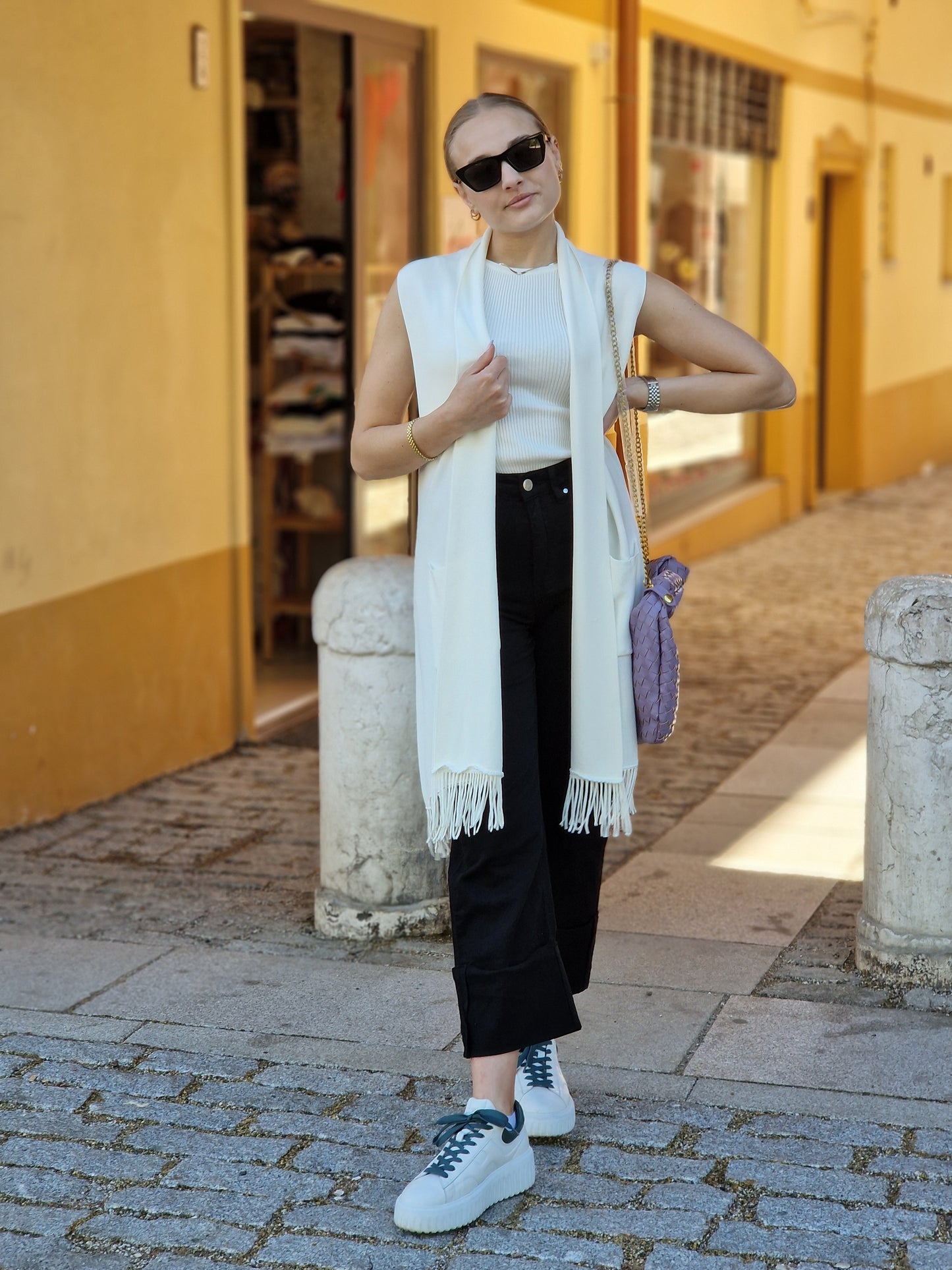 Cardigan senza maniche con frange
