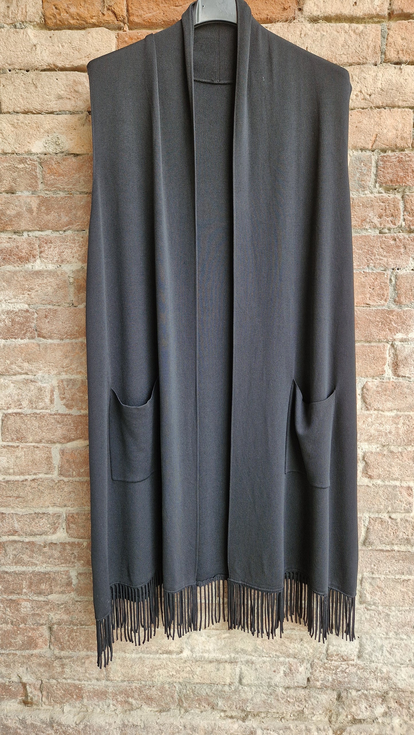 Cardigan senza maniche con frange
