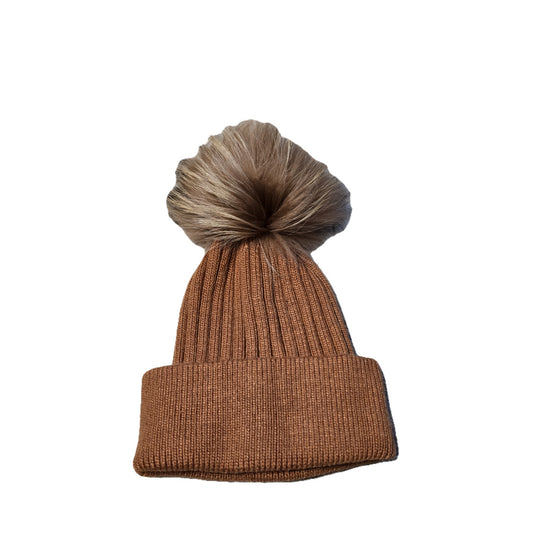 Cappello a costina con pon pon