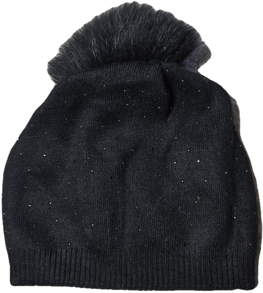 Cappellon con brillantini applicati e pon pon