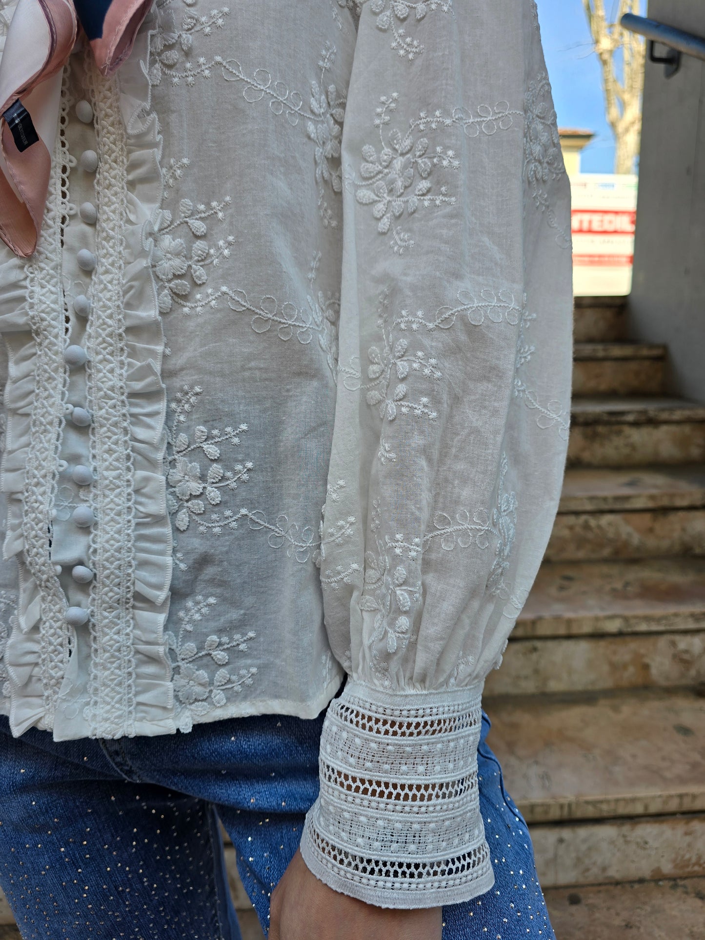Camicia bianca in cotone con pizzo