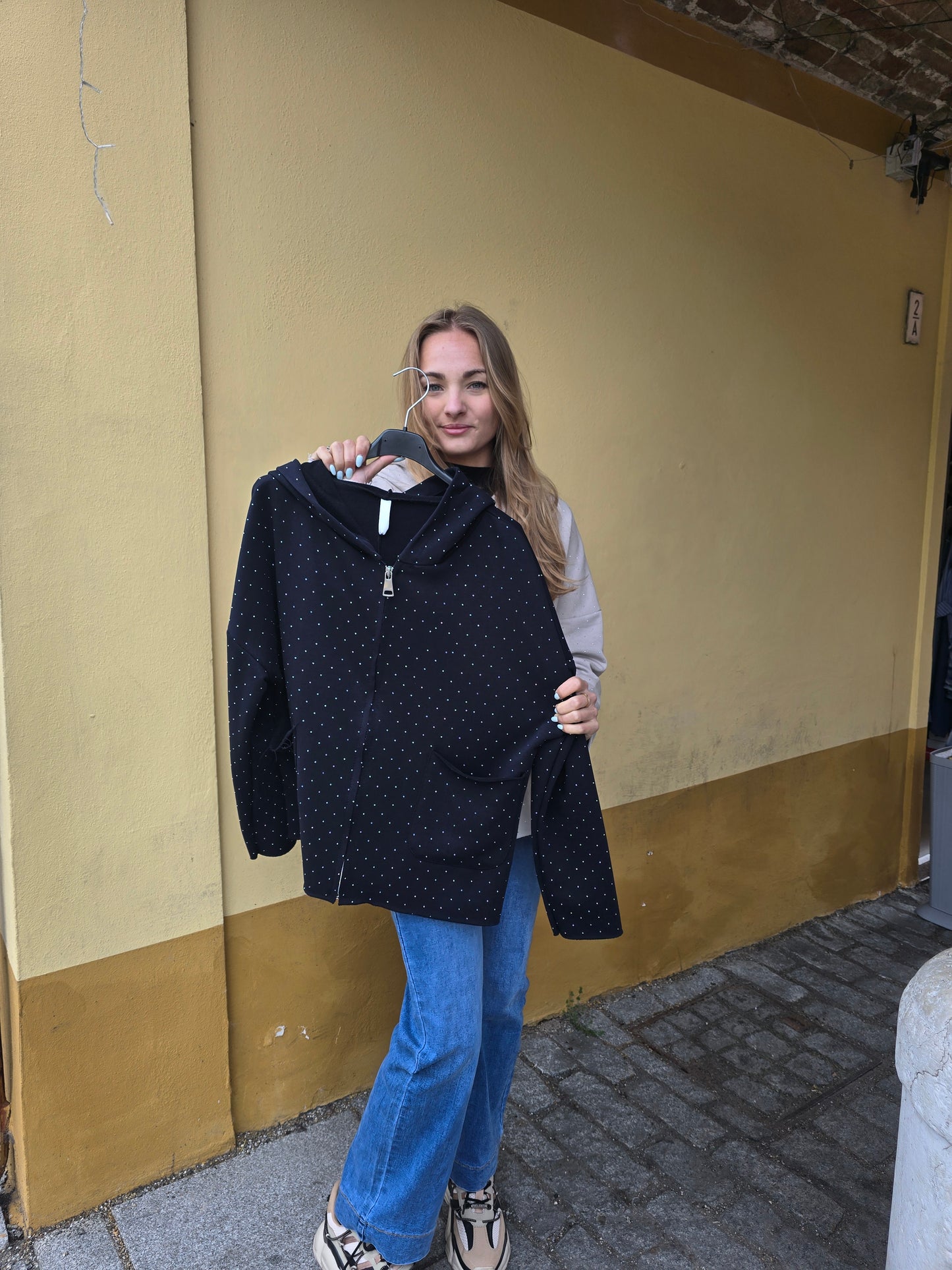 Felpa con cappuccio con brillantini estiva