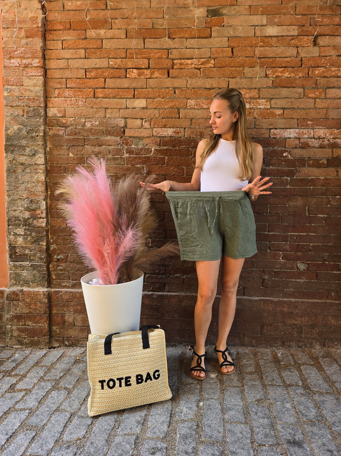 Shorts in lino con elastico in vita