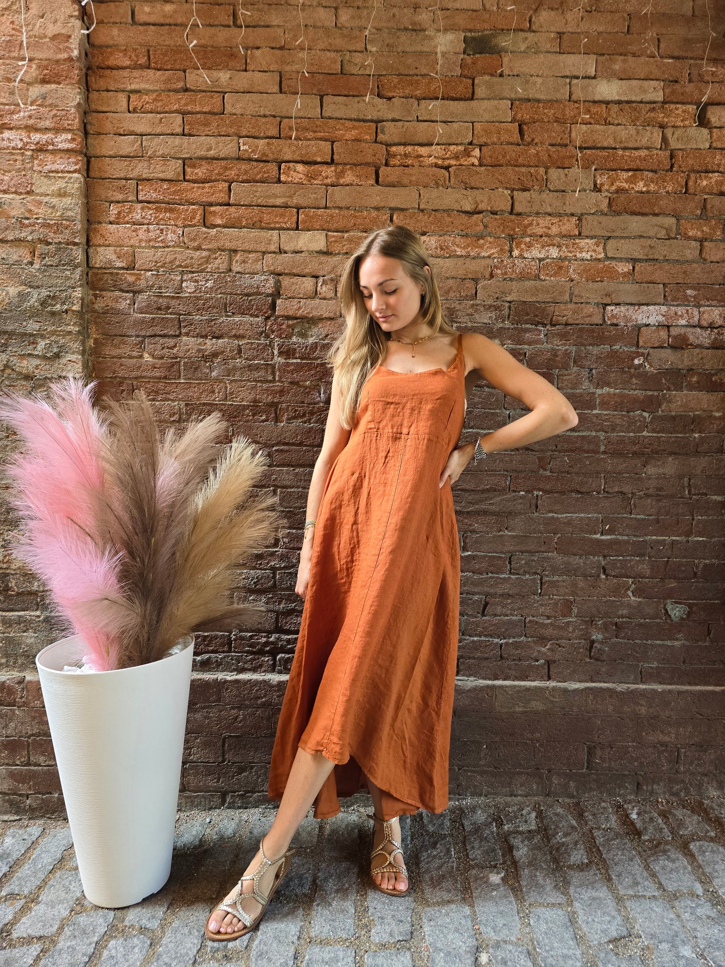 SCONTO 30% NEL CARRELLO Abito lungo in 100% lino con spalline