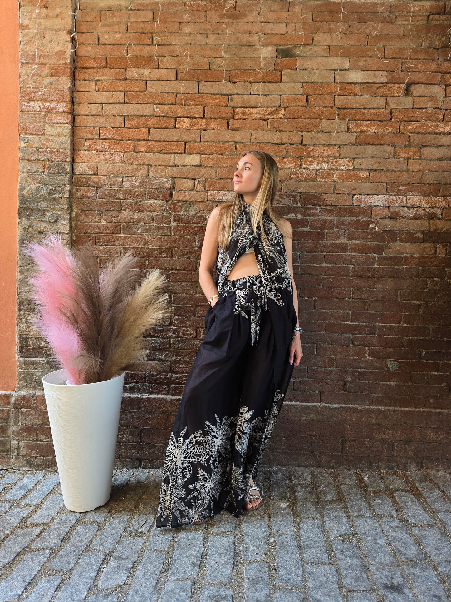 Pantalone lungo in cotone con spacchi
