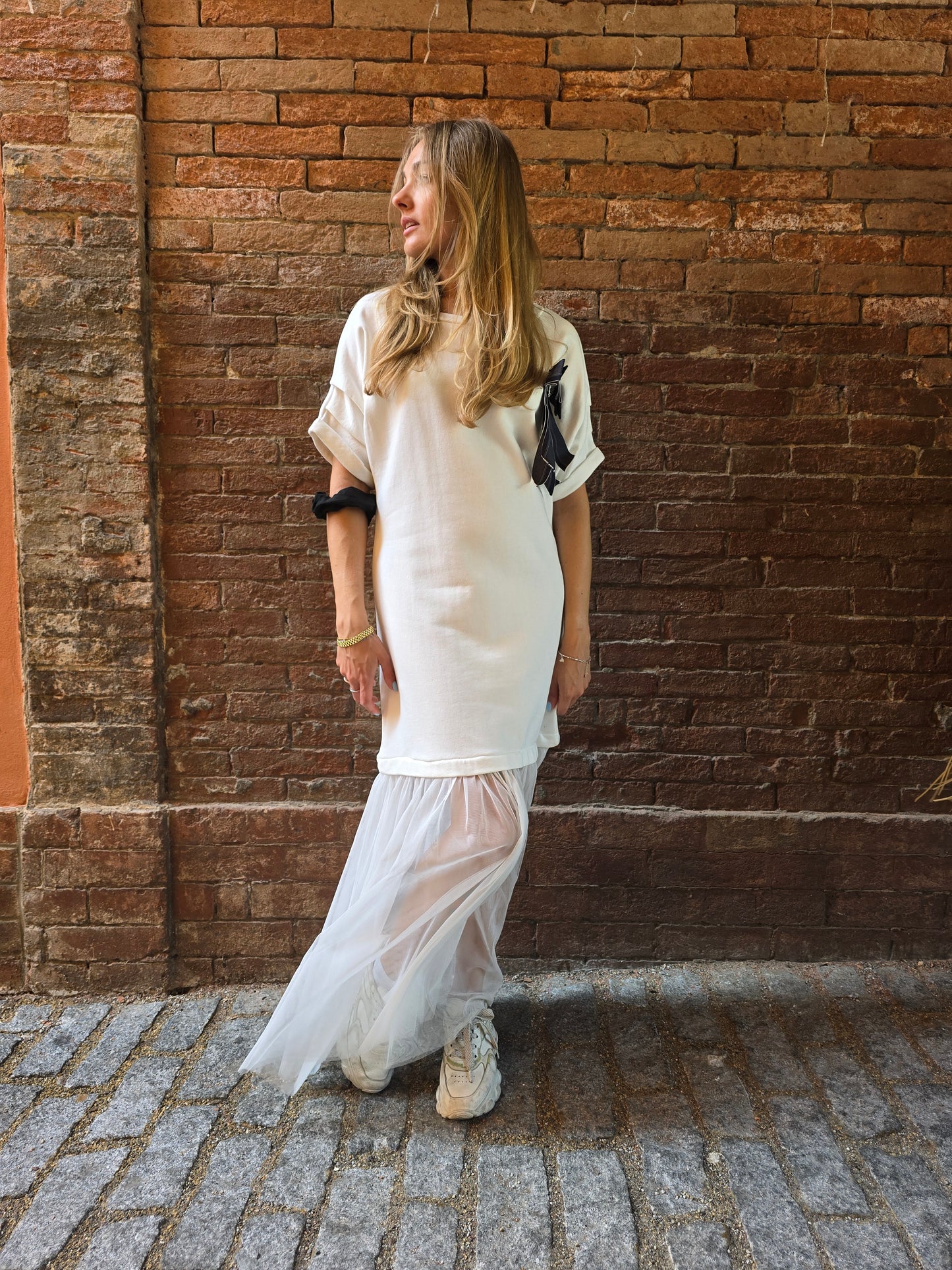 Abito lungo con gonna in tulle