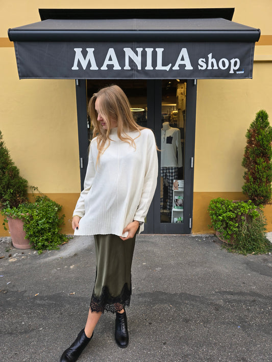 Gonna in raso con pizzo