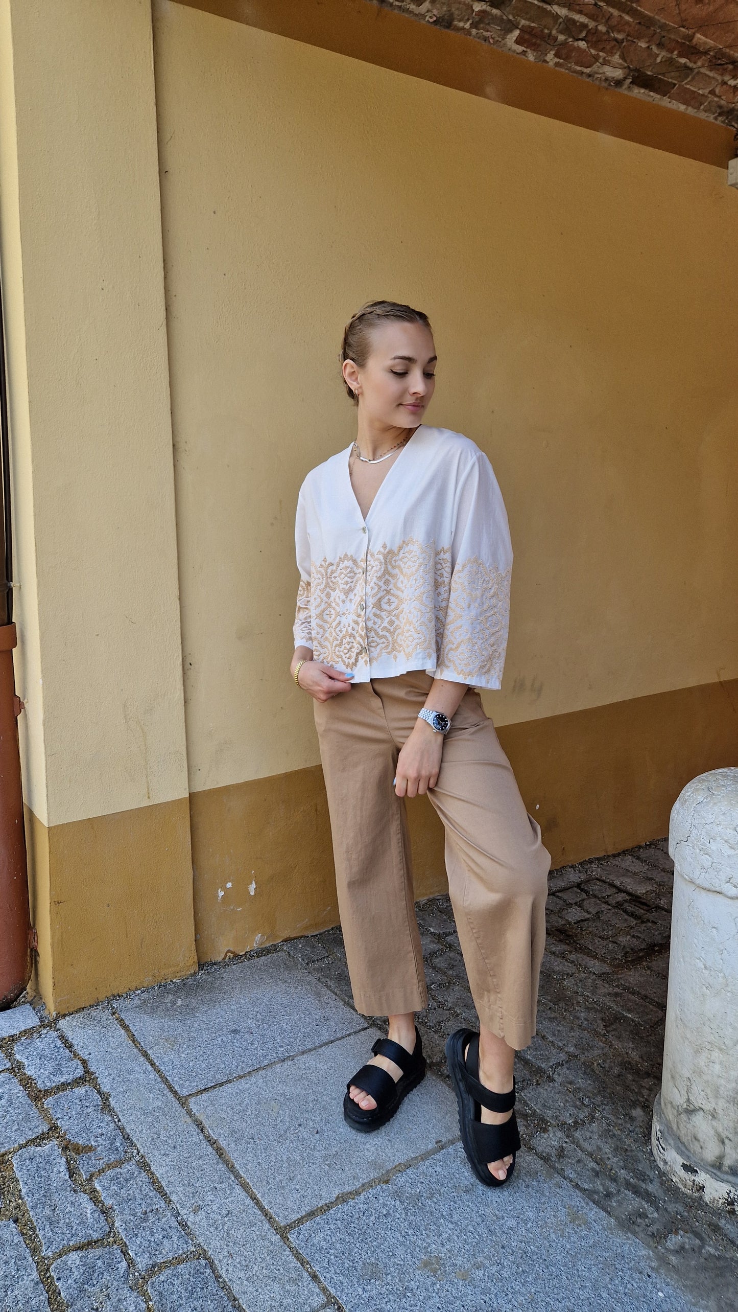 Camicia 100% cotone con dettagli oro