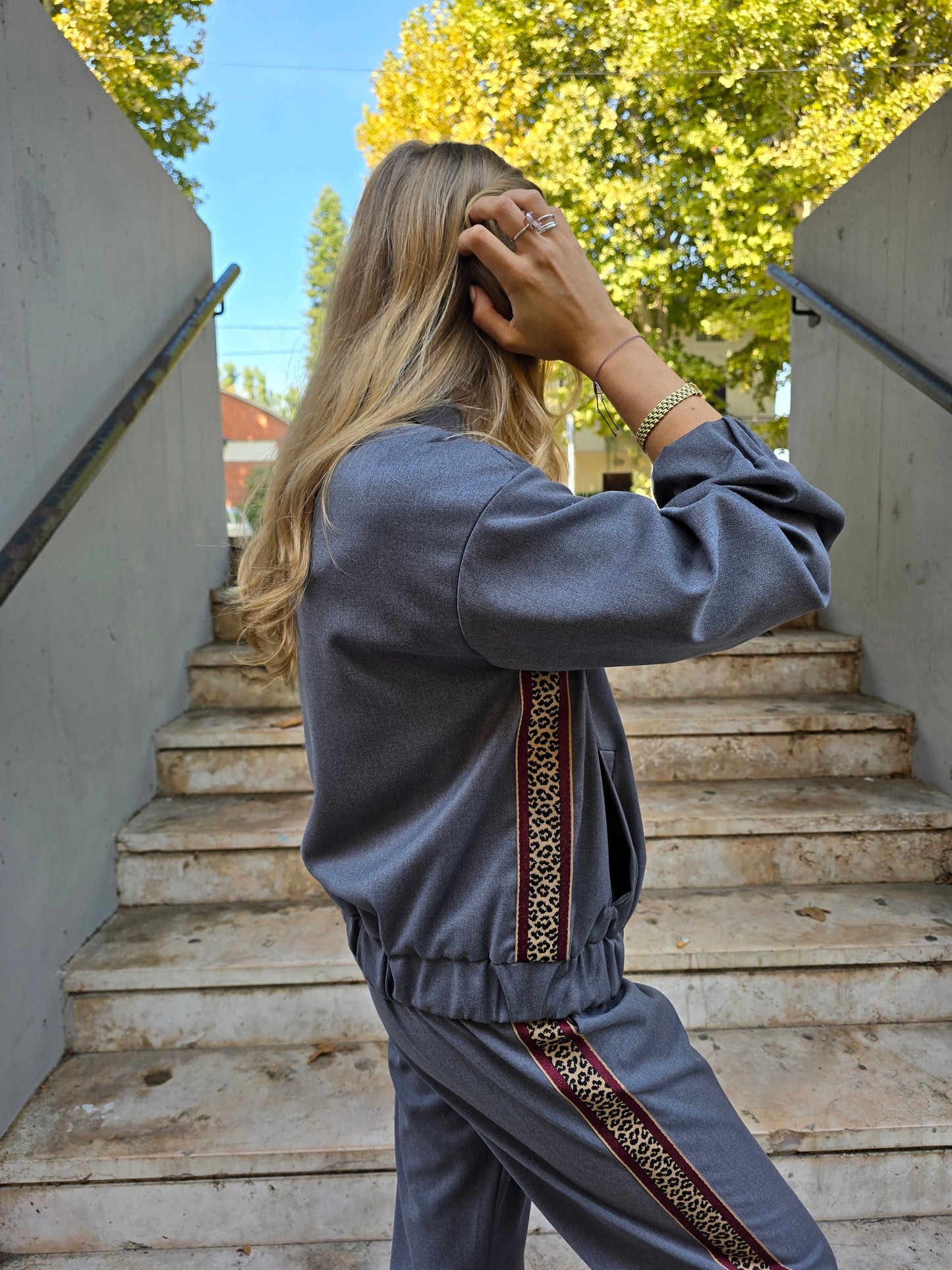 Pantalone Tuta con dettagli animalier