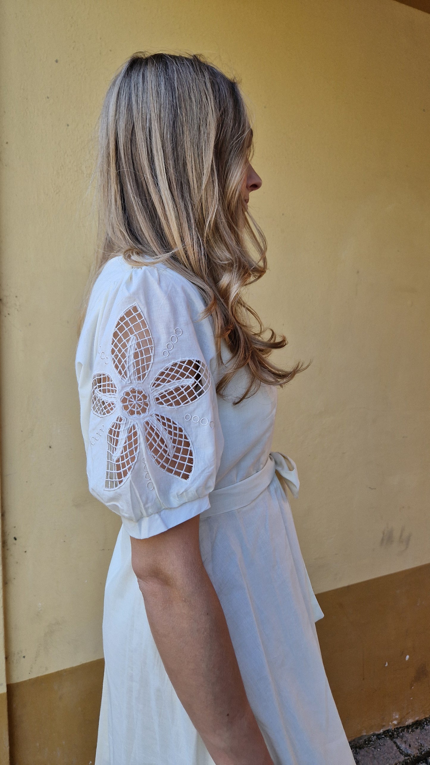 Abito midi in cotone con gonna a ruota