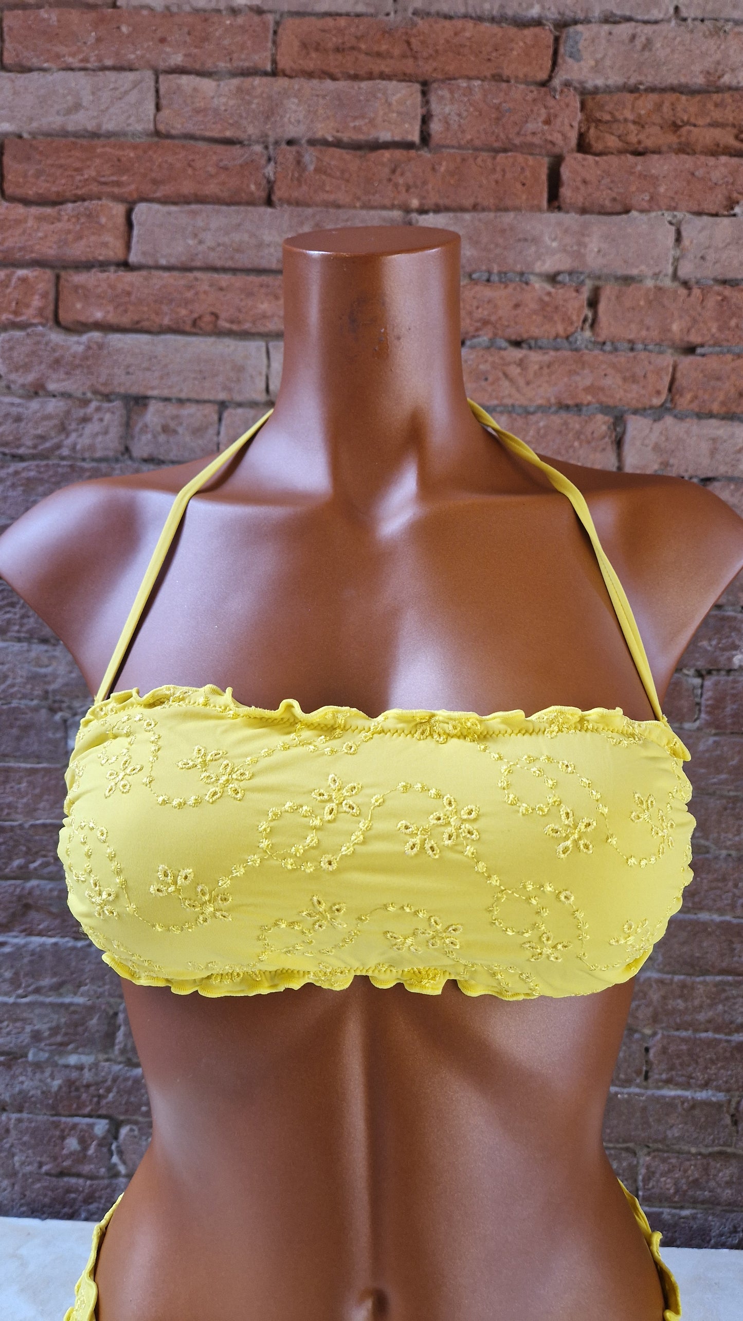 Bikini in sangallo a fascia Made in Italy