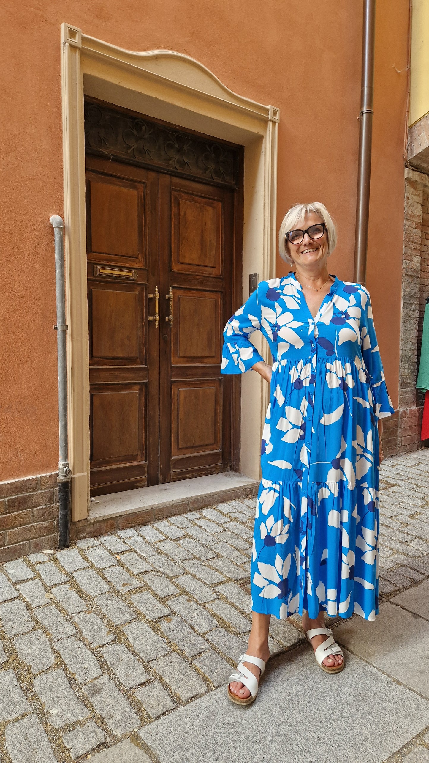 Abito/Camiciona con balze in raso di seta di Ragno