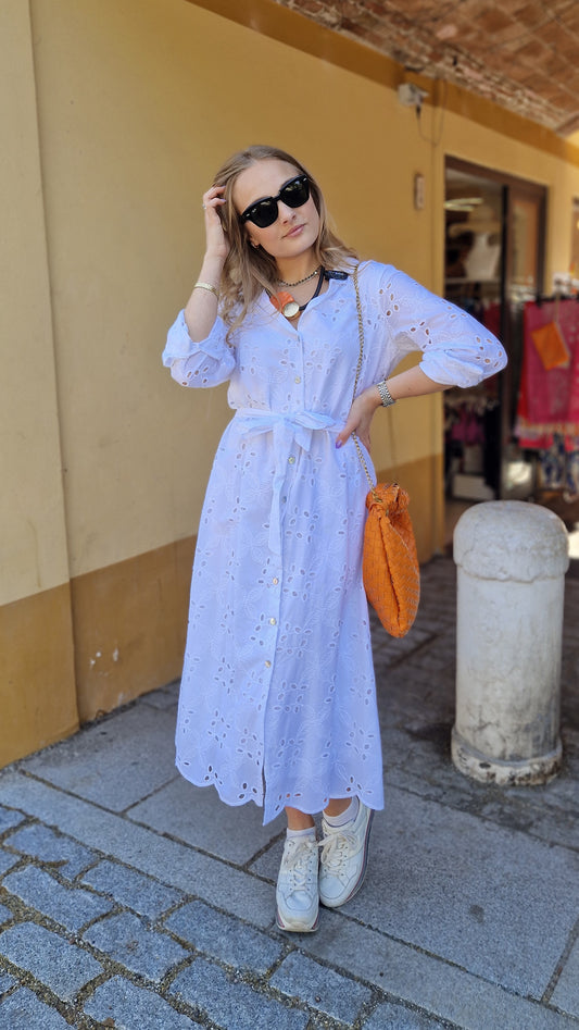 Abito in Sangallo bianco foderato