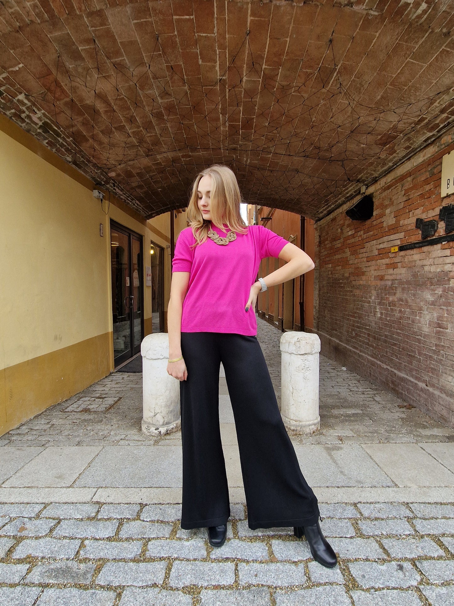 Pantalone in viscosa a palazzo con elastico in vita