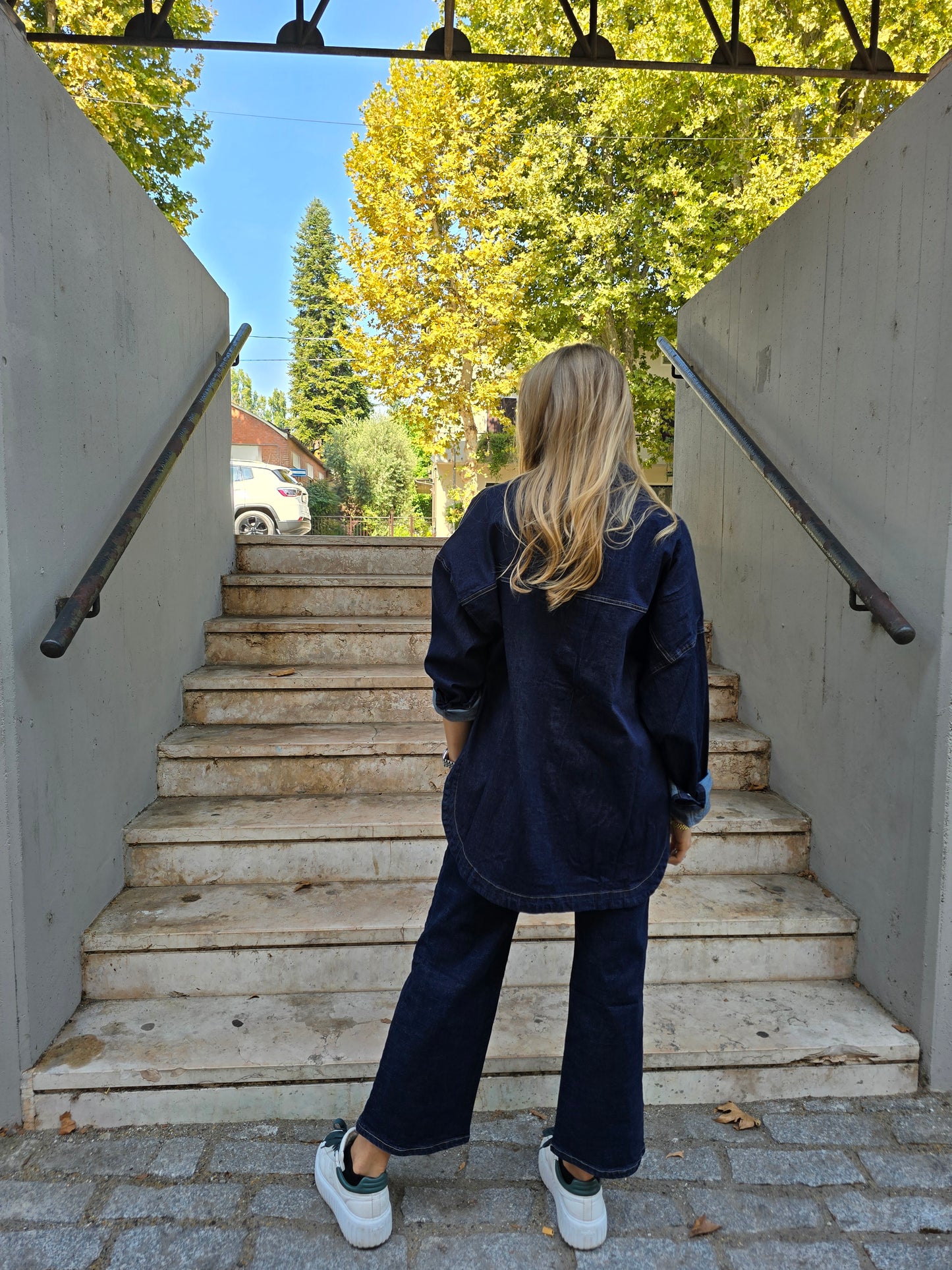 Camicia Oversize in Jeans elasticizzato con bottoni a clip