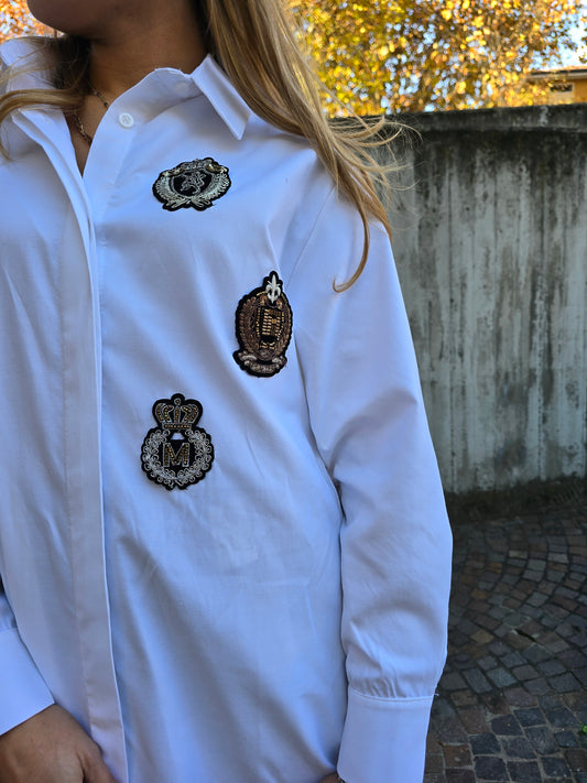 Camicia bianca Oversize con applicazioni