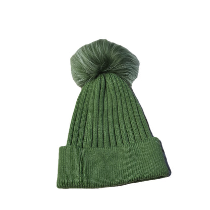 Cappello a costina con pon pon