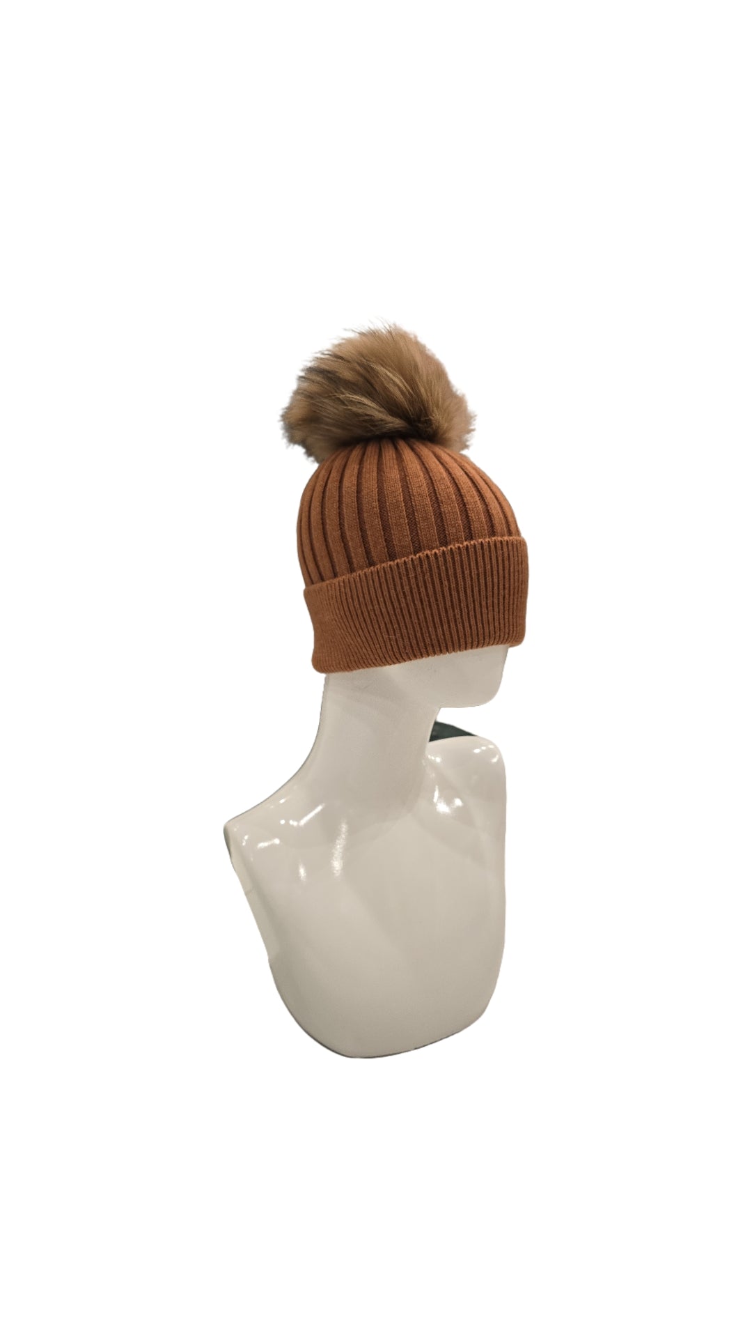 Cappello a costina con pon pon