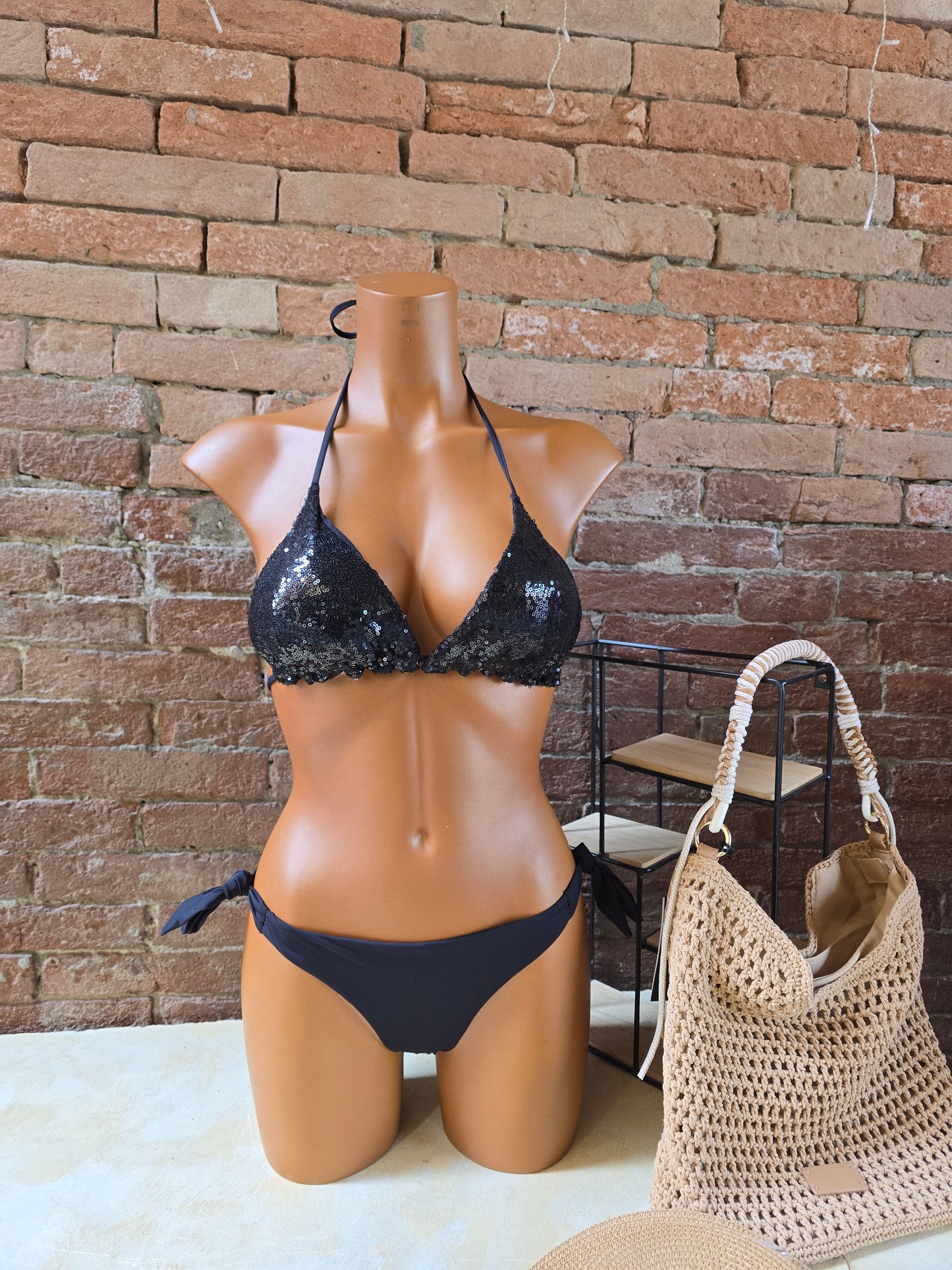 Bikini Triangolo con paillettes Made in Italy oro e nero aquaclub