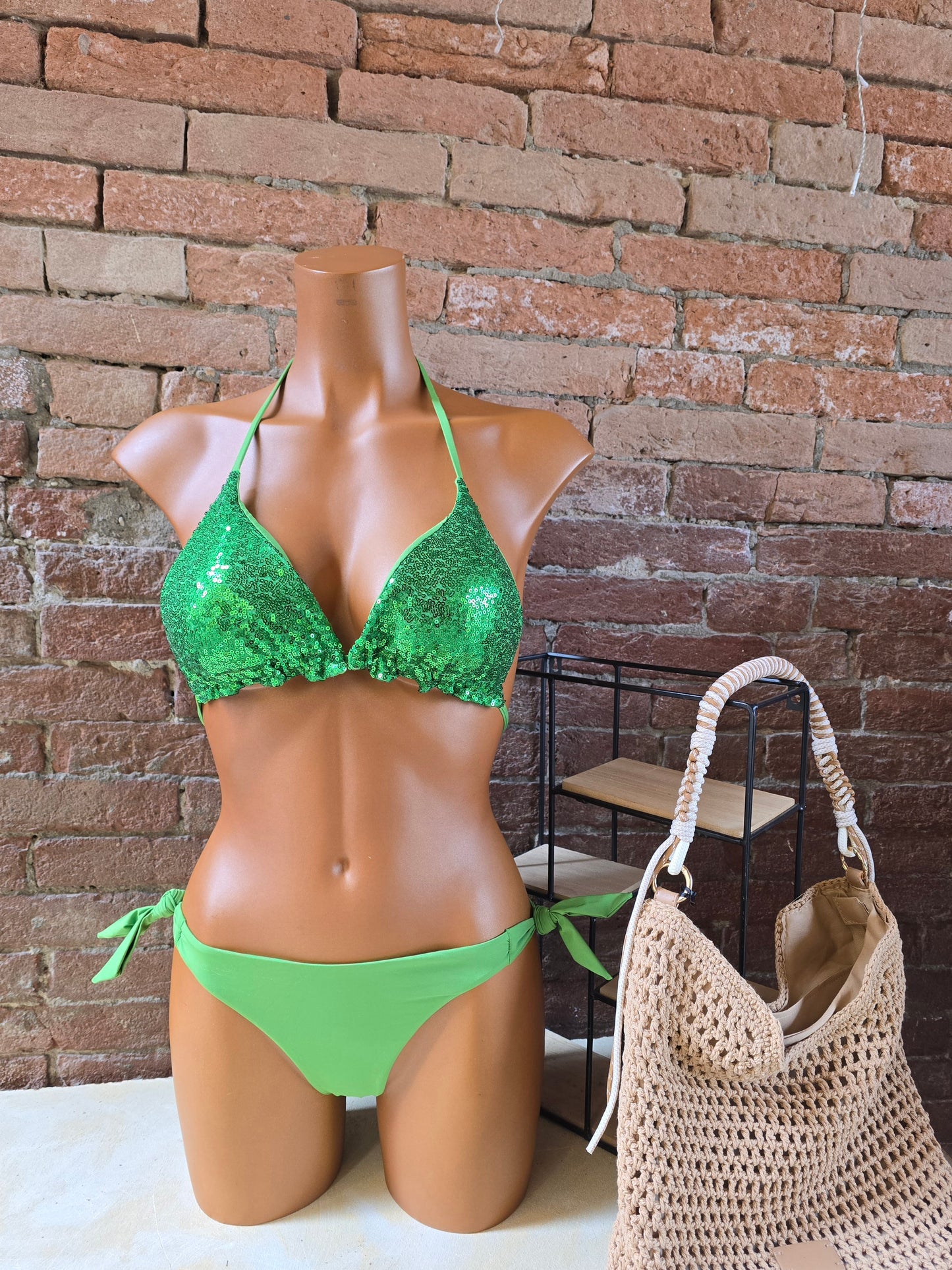 Bikini Triangolo con paillettes Made in Italy oro e nero aquaclub