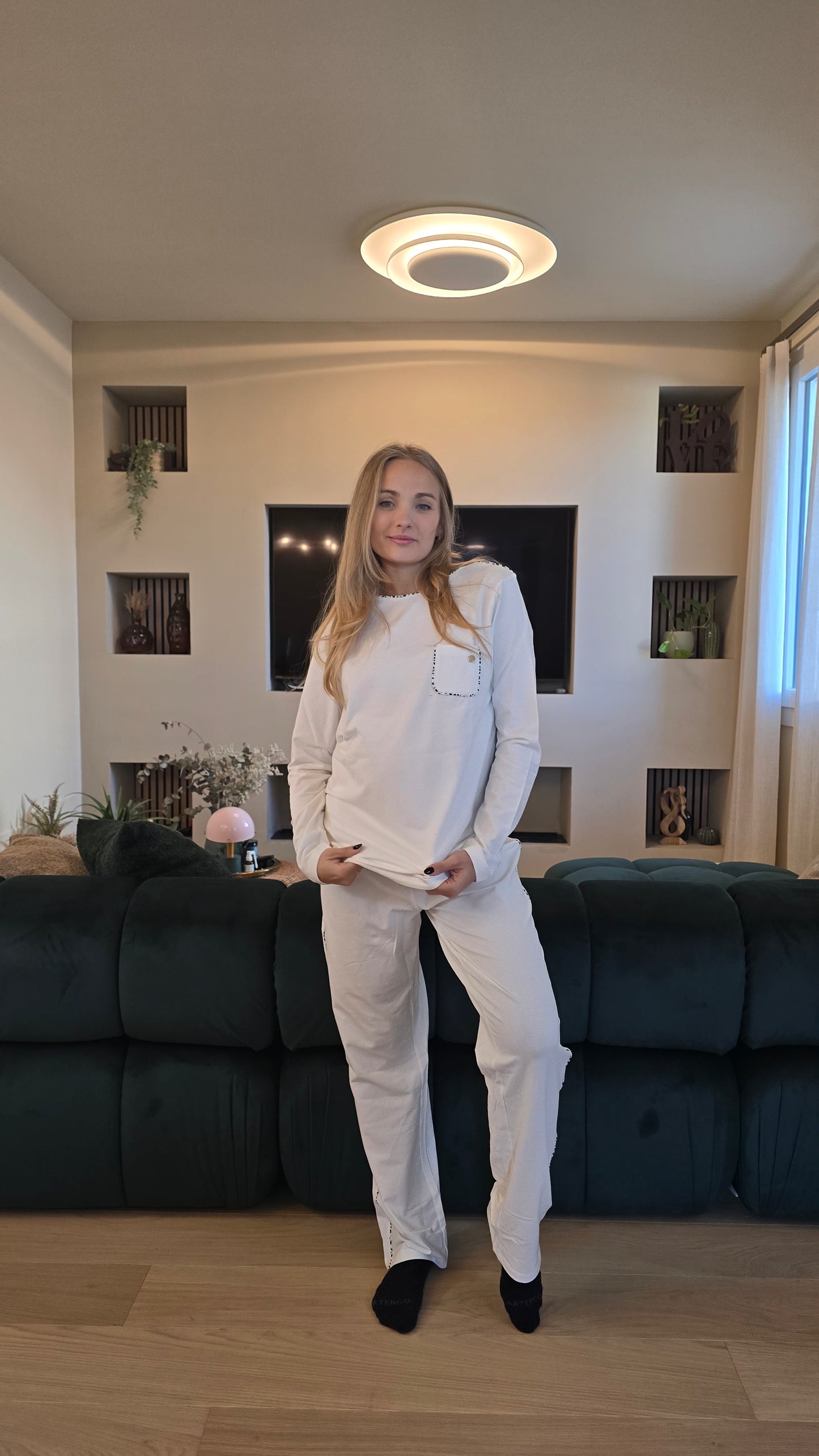 Pigiama Mary Plaid elegante biancon con bordatura bianche/nere