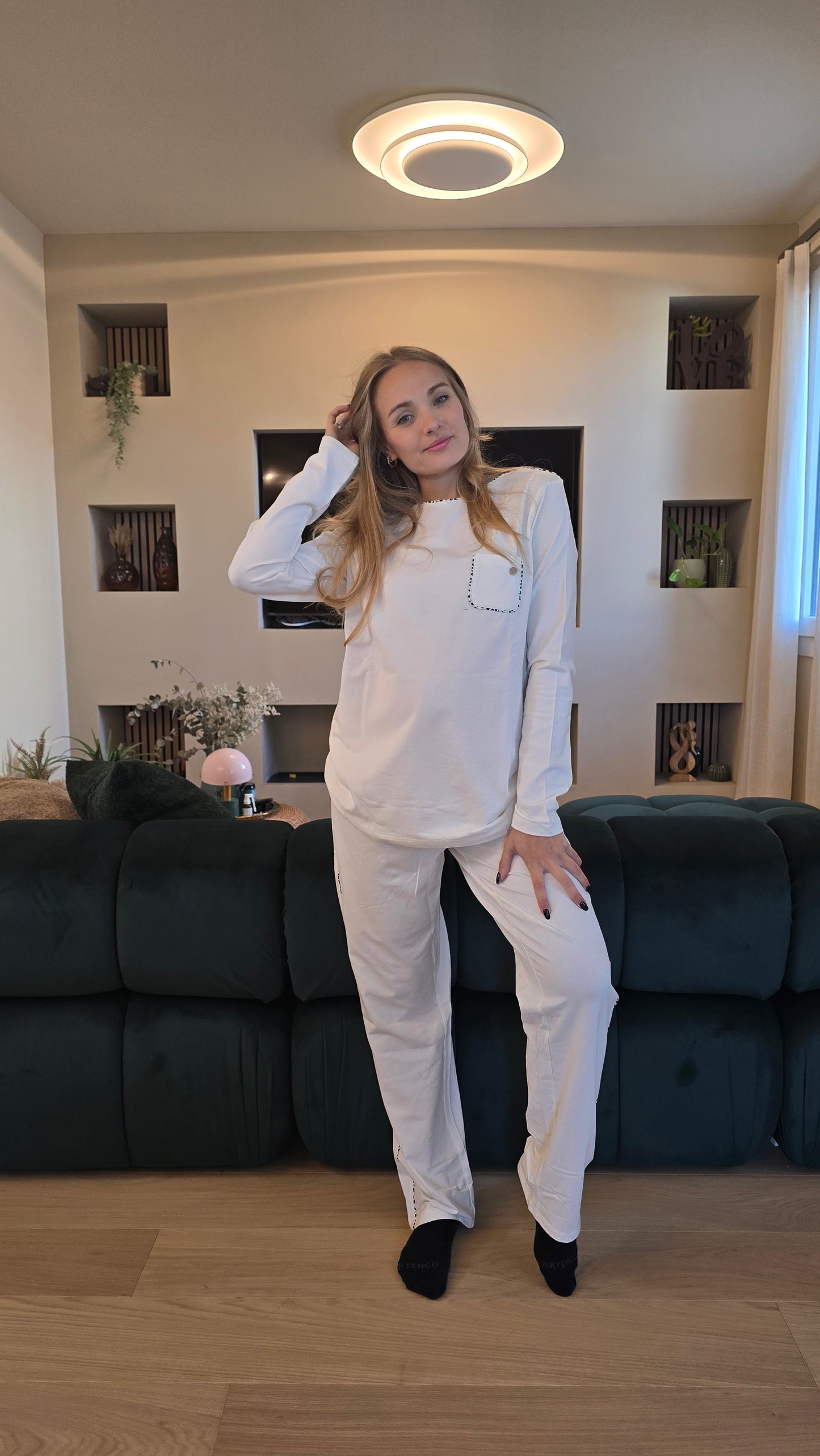 Pigiama Mary Plaid elegante biancon con bordatura bianche/nere