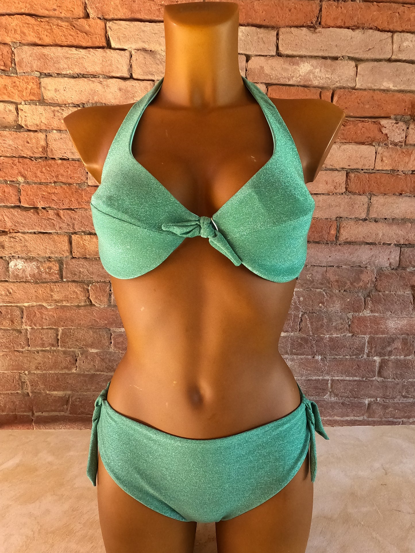 Bikini brillantinoso con ferretto senza imbottitura Made in Italy