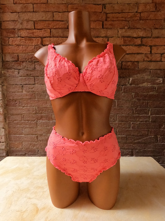 Bikini con Ferretto e slip alto in sangallo Made in Italy
