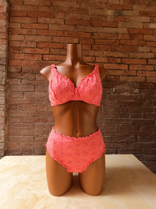 Bikini con Ferretto e slip alto in sangallo Made in Italy