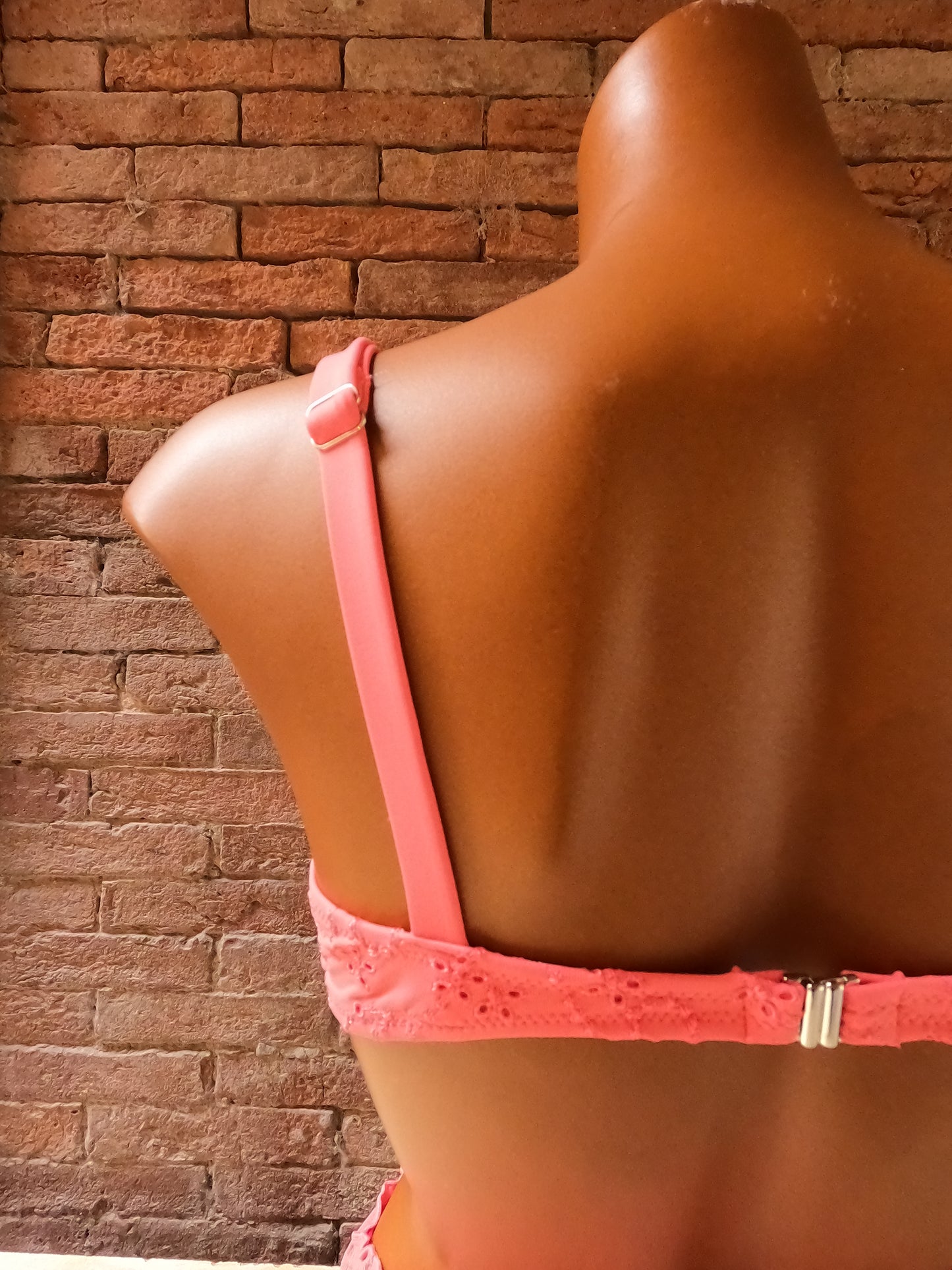 Bikini con Ferretto e slip alto in sangallo Made in Italy