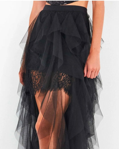 Gonna in pizzo floreale con cascata di tulle