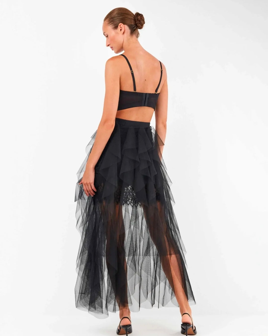 Gonna in pizzo floreale con cascata di tulle