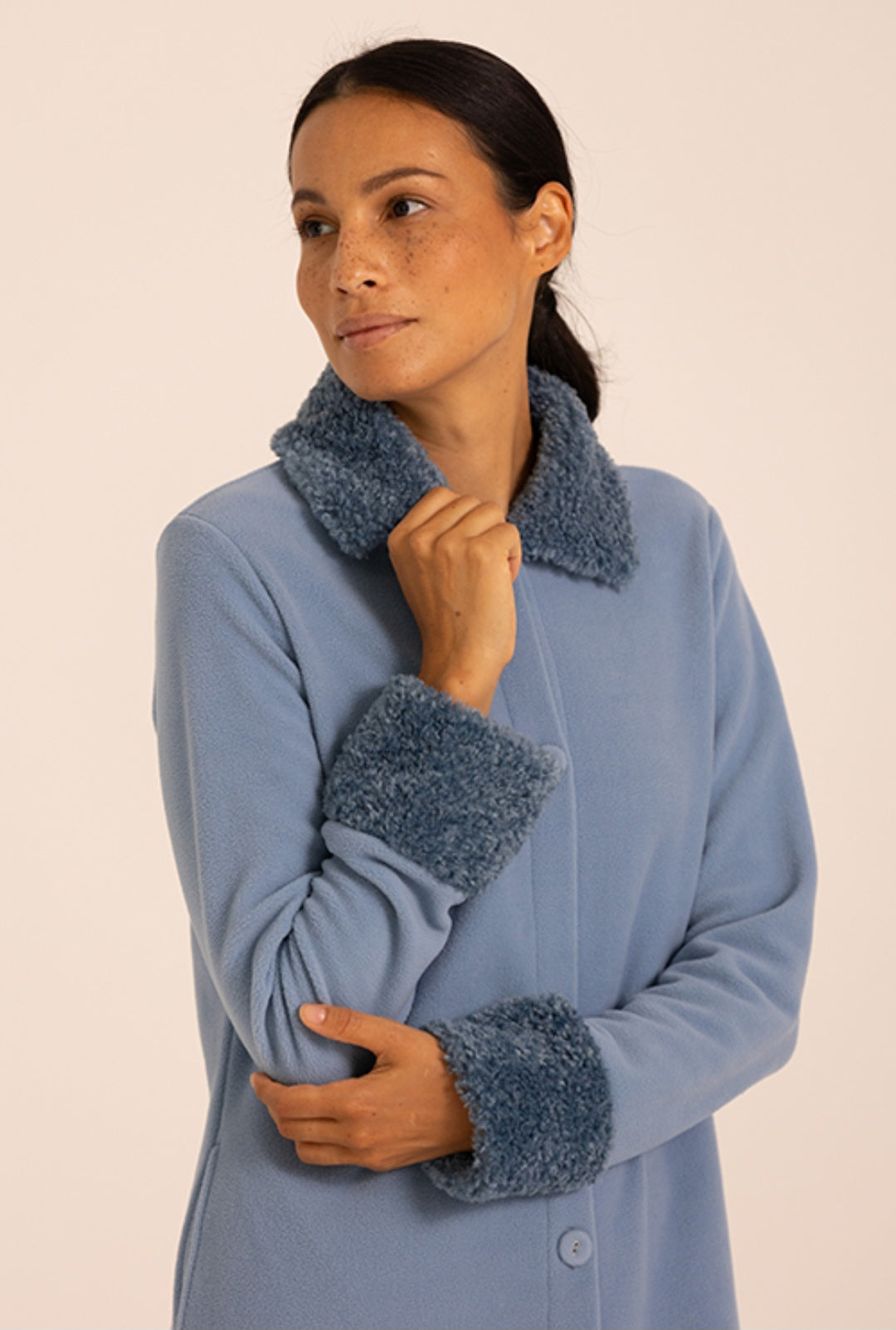 Vestaglia in pile con bottoni e dettagli in ecopellicia MaryPlaid