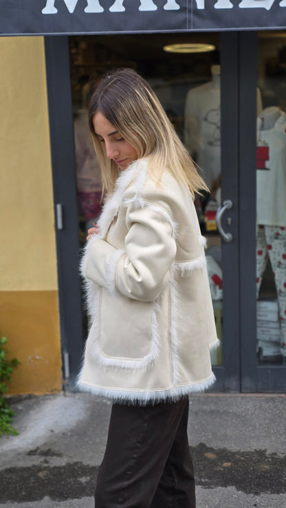 cappotto double-face ecopelliccia e scamosciato