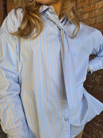 Camicia con cravattino removibile
