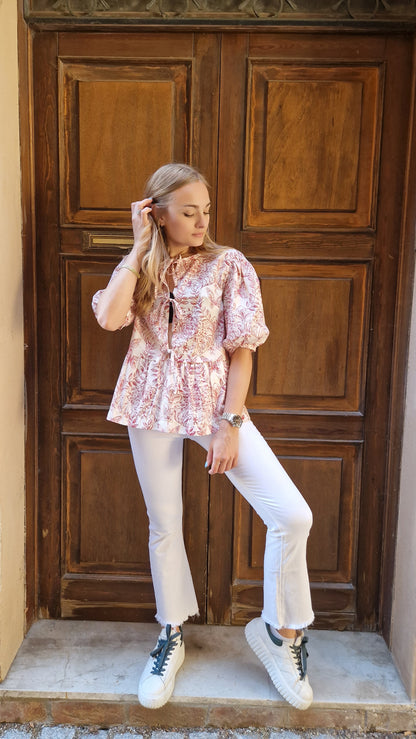 Blusa in cotone a fantasia con fiocchi