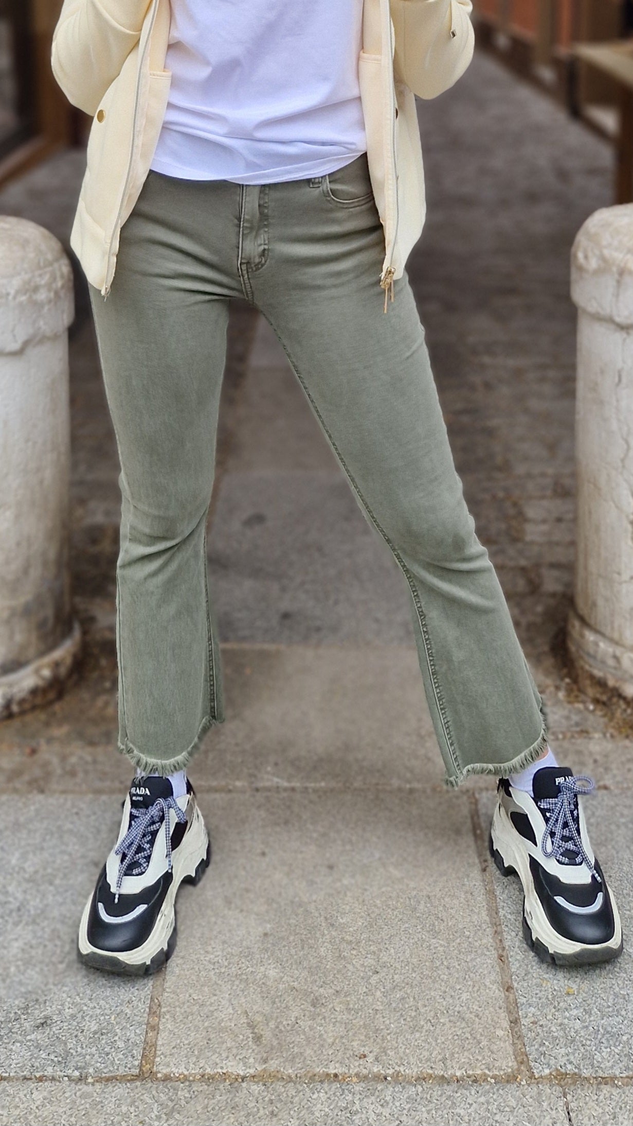 Jeans stretch a trombetta verde militare