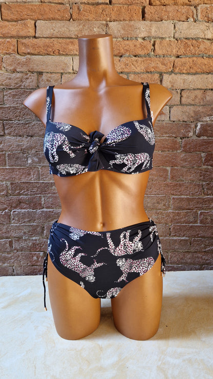 Bikini balconcino con leopardi e slip regolabile