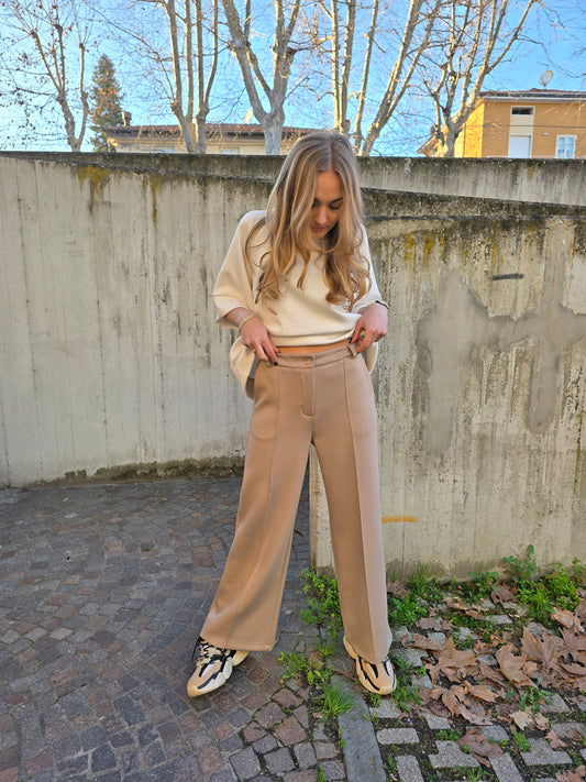 Pantalone a palazzo in viscosa con bottone estivo