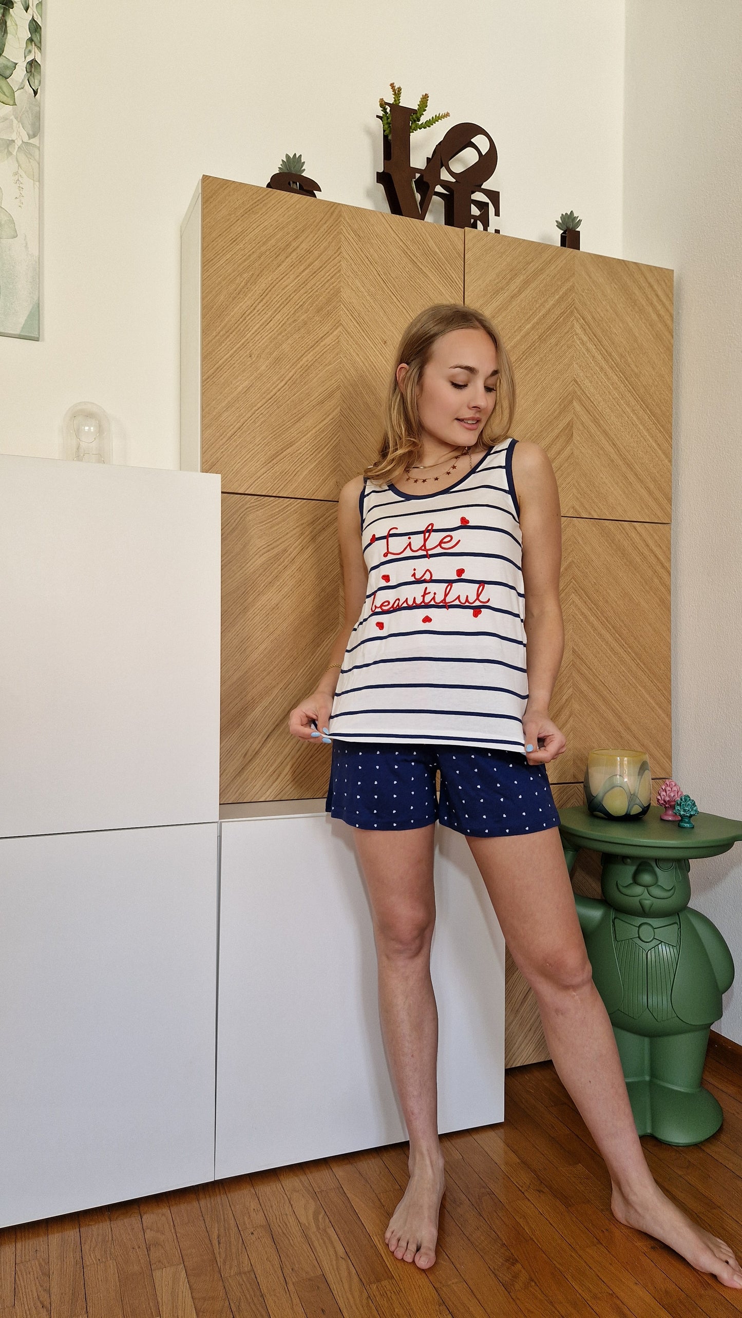 Pigiama a spalla larga con shorts