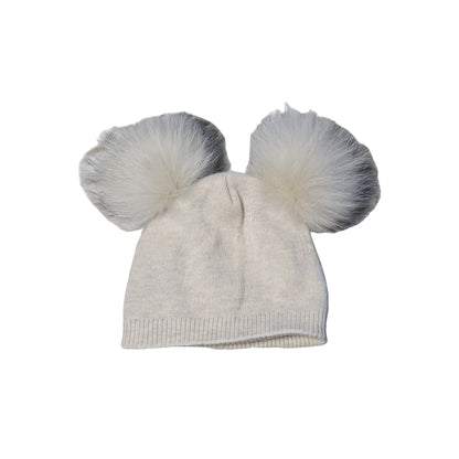 Cappello con doppio pon pon removibili