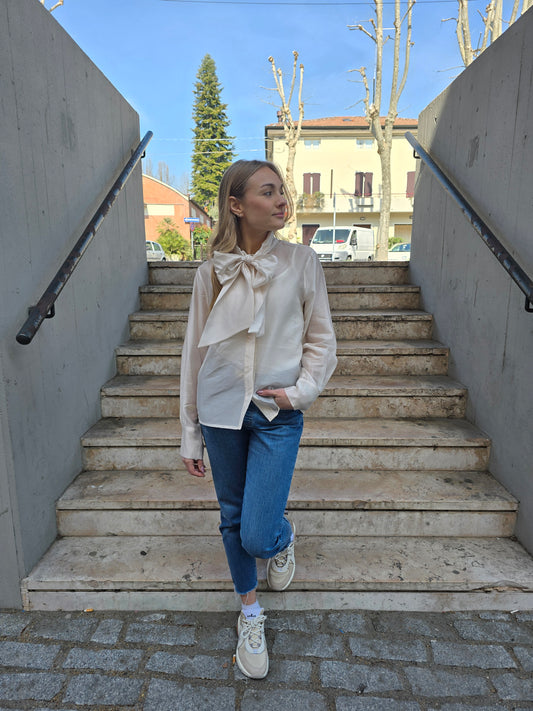 Camicia con fiocco