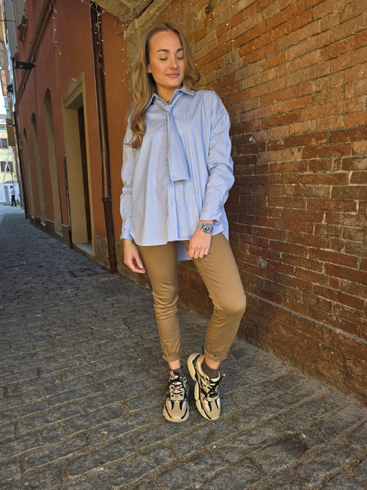 Camicia con cravattino removibile