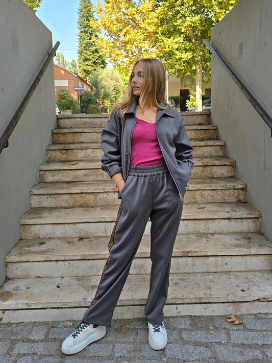 Pantalone Tuta con dettagli animalier