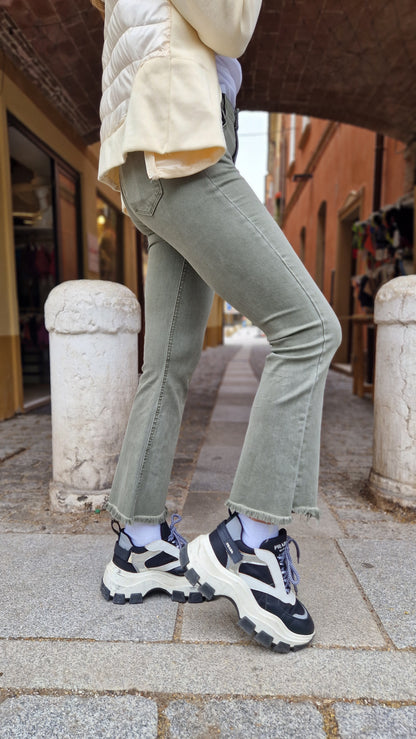 Jeans stretch a trombetta verde militare