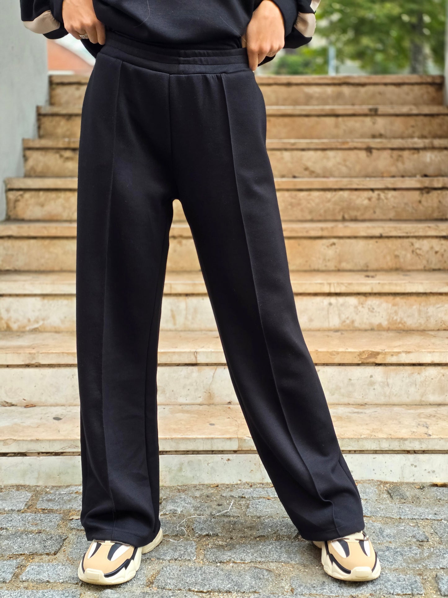 Pantalone a palazzo in viscosa con elastico in vita